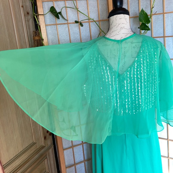 Vintage 60s Green Capelet Sequin Gown ILGWU Union Made Dress - Picture 5 of 15